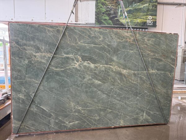 Emerald Green Quarzite (250425)