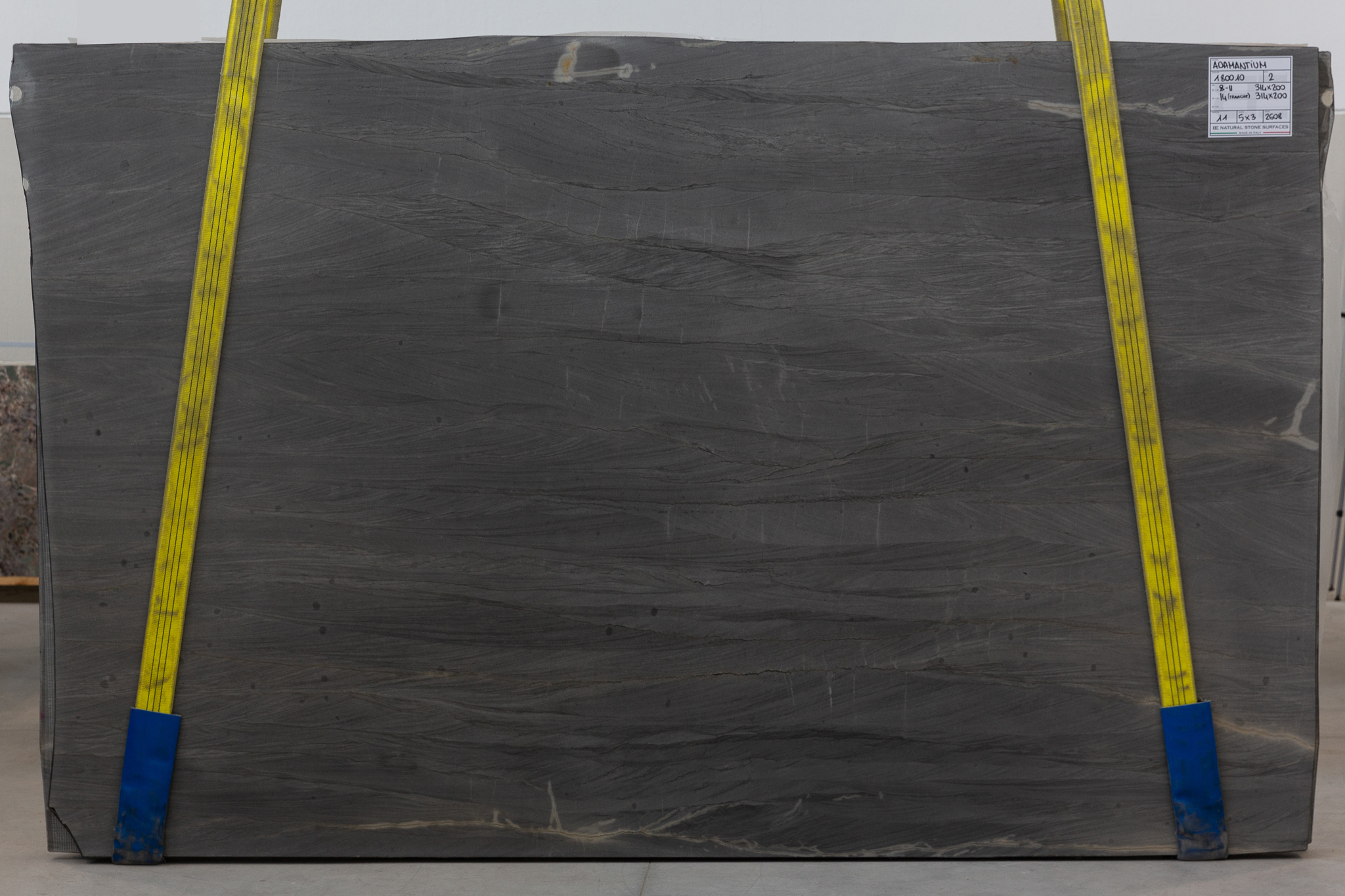 Adamantium Quarzite (180010)