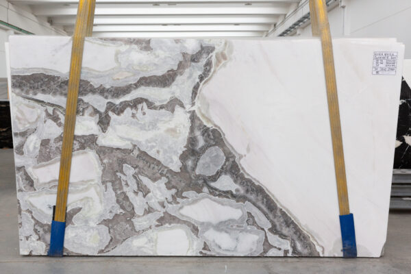 Dover White (240535.) - Image 3