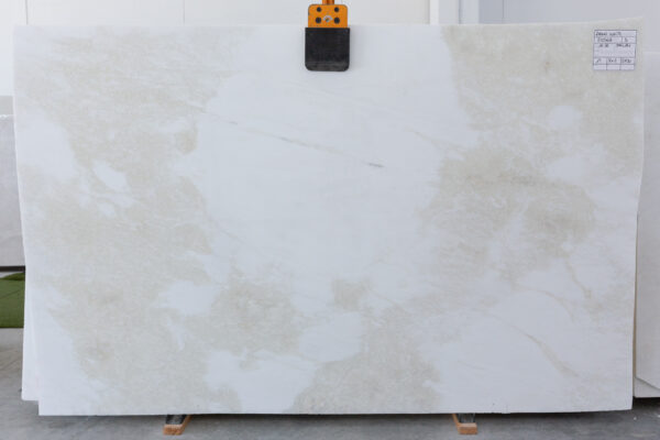 Rino White (210568) - Image 3