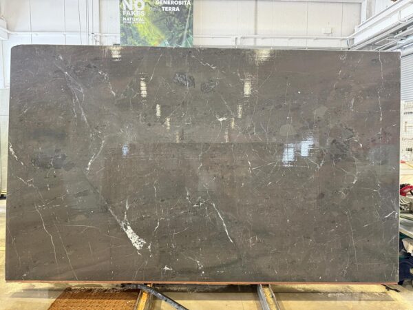 Breccia Imperiale (250503)