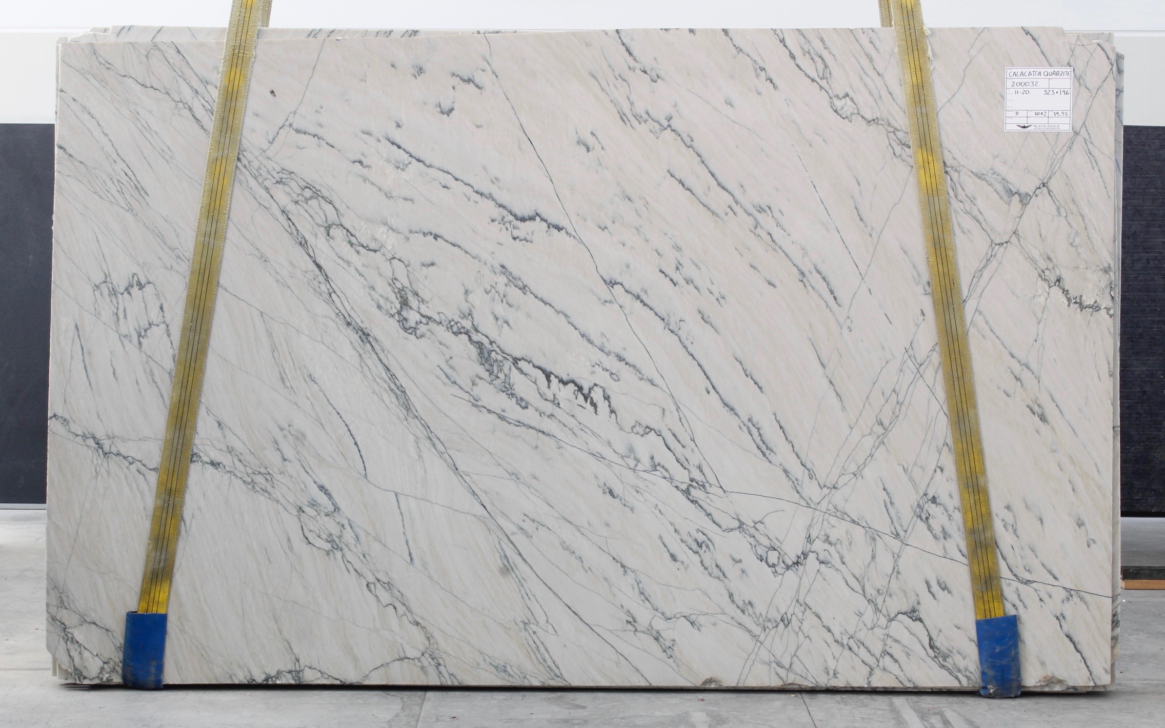 White Macaubas (200032)