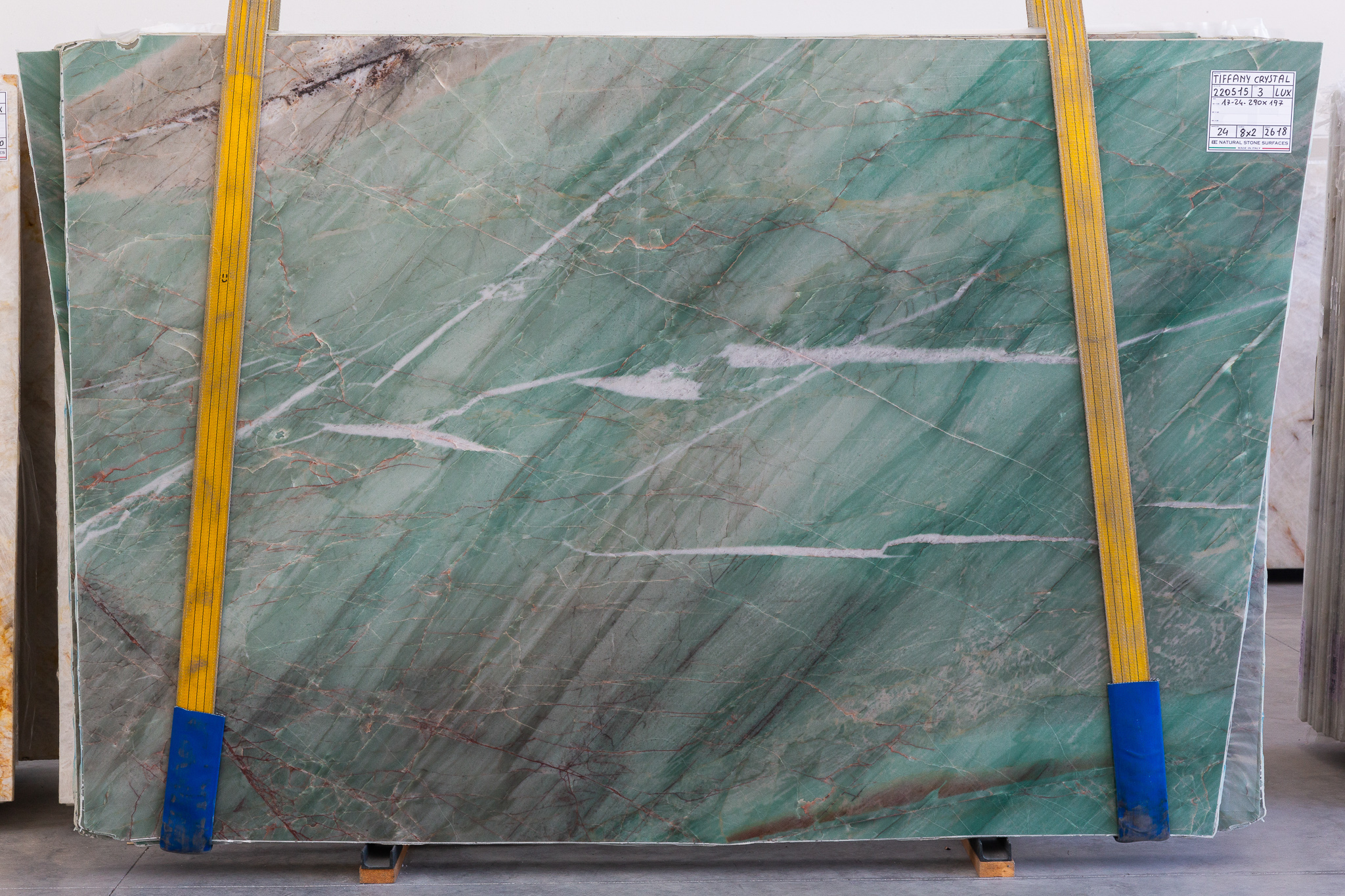 Tiffany crystal (220515)