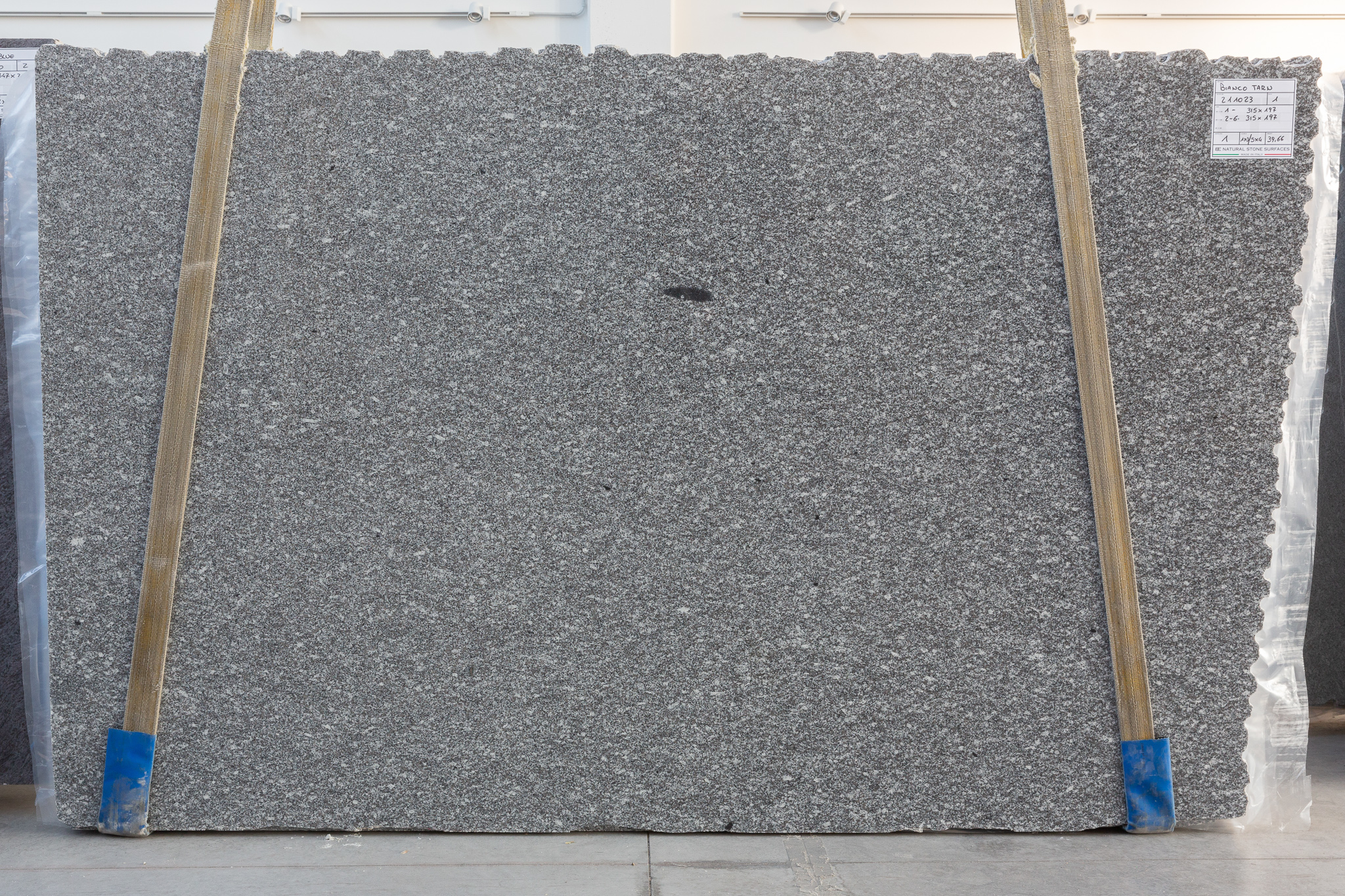 Bianco Tarn (211023)