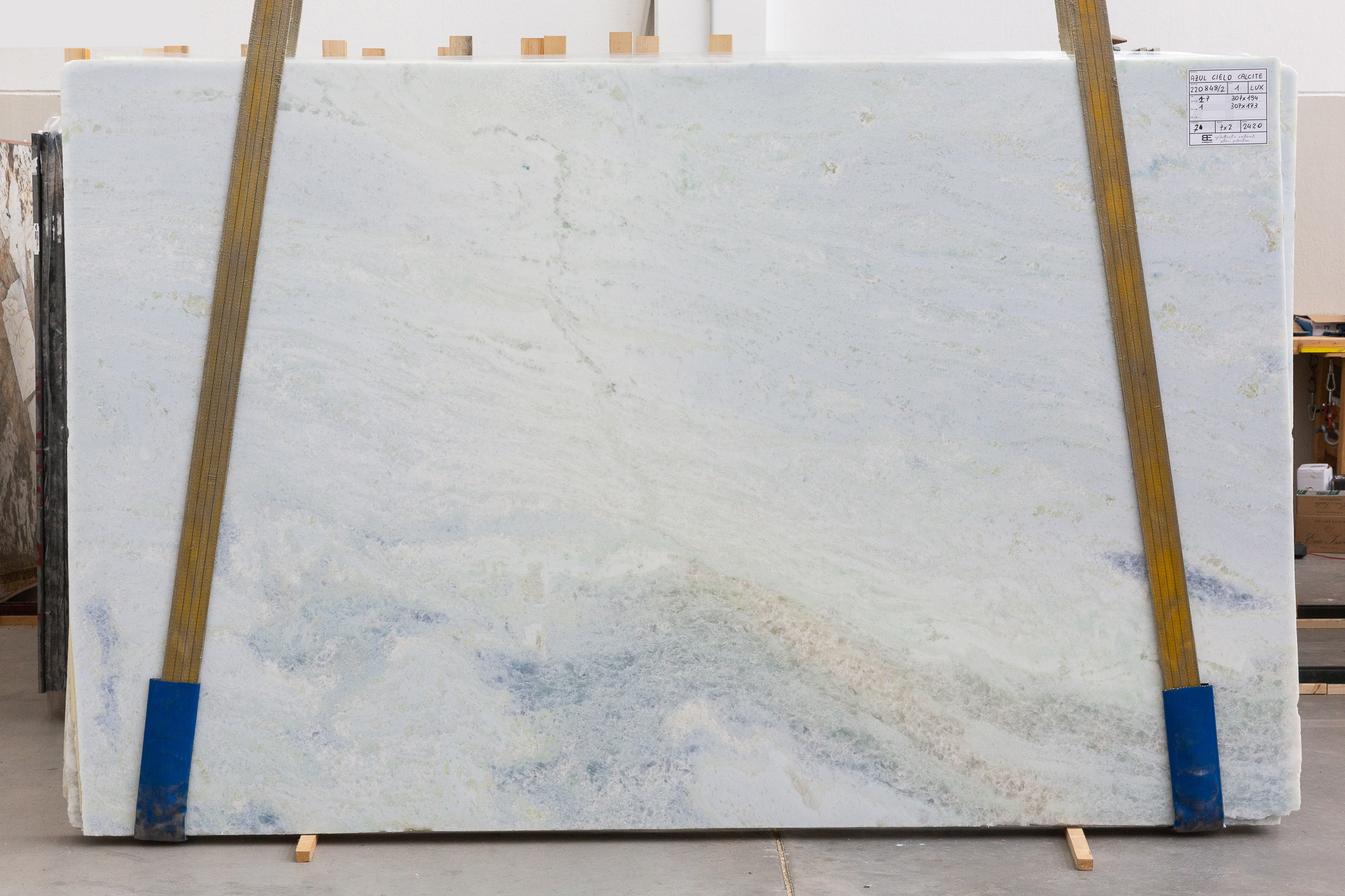 Azul Cielo Calcite (210848-2)