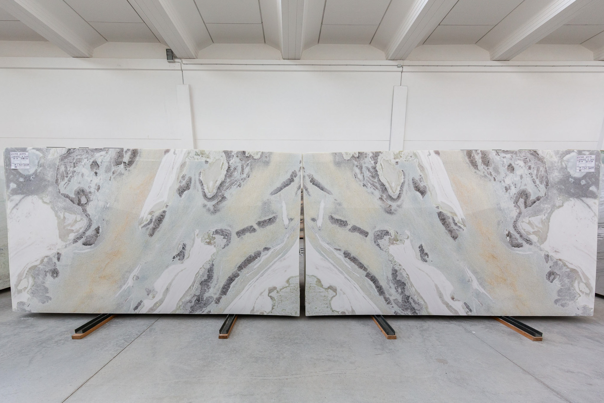 Oyster White (250402)